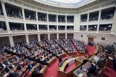 Έλεγχος στα εισοδήματα των βουλευτών από το 1974