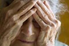 Επιτέθηκε και χτύπησε 89χρονη για να της αρπάξει τραπεζικά βιβλιάρια