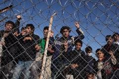 Προετοιμάζονται κέντρα κράτησης μεταναστών σε κάθε περιφέρεια