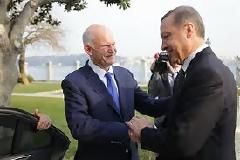 Στην Κωνσταντινούπολη με τον Ερντογάν ο Γιώργος
