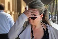 Μπήκε στο σπίτι του και τον βίασε