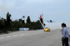 VIDEO: Κόντρα ανάμεσα σε αεροπλάνο και Lamborghini!