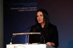 Η Όλγα καταγγέλει τα προεκλογικά δωράκια του Γερουλάνου