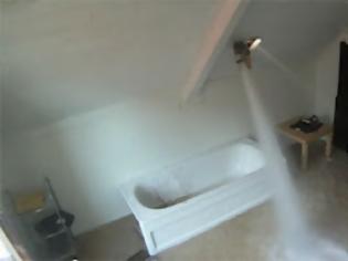 Φωτογραφία για VIDEO: Τι θα συμβεί αν γεμίσει ένα δωμάτιο με νερό;