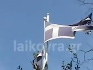 Φωτογραφία για Κουρελιασμένη σημαία στο Ηρώο στα Παλατίτσια του δήμου Βέροιας