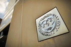 ΔΝΤ: Έλληνες, σας λείπουν 67 δισ. ευρώ!