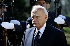 Η Ελλάδα θα βγει από την κρίση λέει ο Παπούλιας