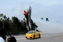 Η αναμέτρηση που τα σπάει! Aεροπλάνο vs Lamborghini