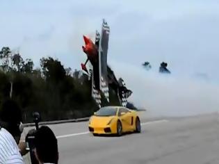 Φωτογραφία για Η αναμέτρηση που τα σπάει! Aεροπλάνο vs Lamborghini