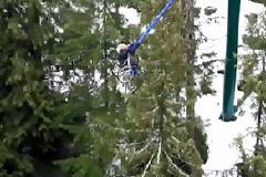 Παράλυτη κάνει bungee jump