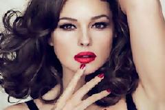 Monica Bellucci: Θα τρέξει στον ελληνικό Μαραθώνιο;