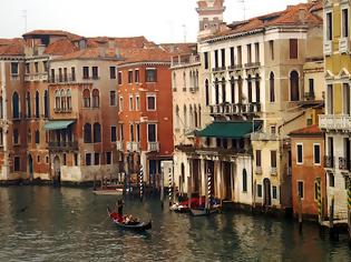 Φωτογραφία για Βενετία: Δεν σταματά να βυθίζεται και έχει πάρει και κλίση