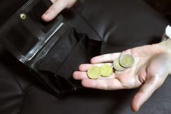Νέες μειώσεις σε μισθούς και εφάπαξ