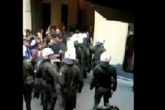 Ολόκληρο το βίντεο-ντοκουμέντο από το κέντρο της Αθήνας σήμερα!