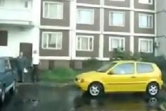 ΑΠΙΣΤΕΥΤΟ VIDEO: Γυναίκα οδηγός προσπαθεί να παρκάρει