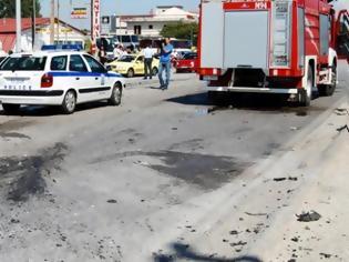 Φωτογραφία για Άλλη μια τραγωδία στην άσφαλτο: 4 νέα παιδιά κάηκαν ζωντανά μέσα σε αυτοκίνητο στην παραλιακή - Σώθηκε μόνο ο οδηγός!!!