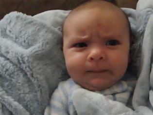 Φωτογραφία για Μωρό ξυπνάει με εναλλαγή όλων των πιθανών συναισθημάτων μέσα σε 60 δευτερόλεπτα (Video)