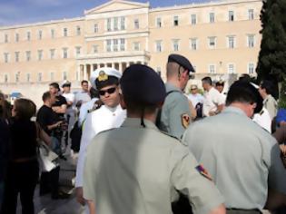 Φωτογραφία για Ένστολη διαμαρτυρία των στρατιωτικών την Τετάρτη 12/9