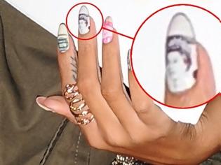 Φωτογραφία για ΔΕΙΤΕ: Ποια τραγουδίστρια εμφανίστηκε με manicure αξίας 100 ευρώ;