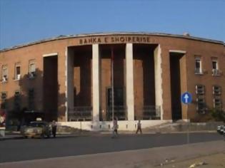 Φωτογραφία για Αλβανία: Μειώθηκαν τα εμβάσματα των μεταναστών