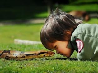Φωτογραφία για Ο 2χρονος γητευτής φιδιών από την Αυστραλία