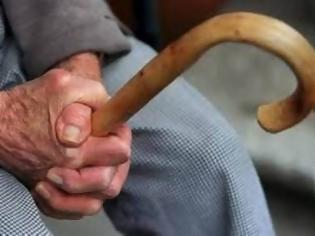 Φωτογραφία για ΣΟΚ! 92χρονος προσπάθησε να σκοτώσει 3 φορές τη κόρη του