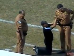 Φωτογραφία για Βίντεο: προπονητής ζήτησε να… τον συλλάβουν!