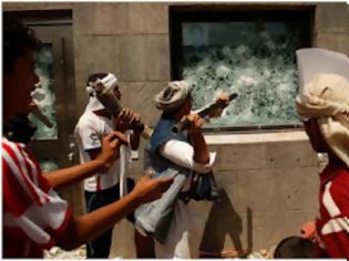 Φωτογραφία για Επεκτείνονται οι αντιαμερικανικές διαδηλώσεις