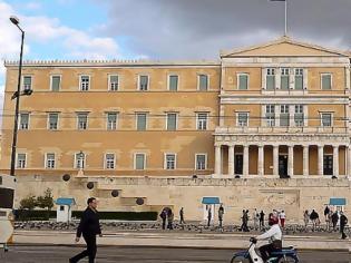 Φωτογραφία για Υπάλληλος Βουλής ετών 87 - Πόσο πληρώνεται και τι δουλειά κάνει