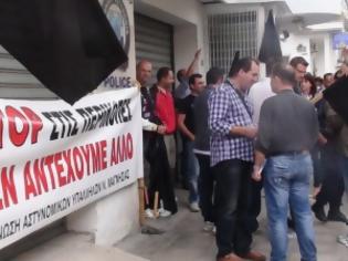 Φωτογραφία για Αποκλεισμός της Αστυνομικής Διεύθυνσης Μαγνησίας από Αστυνομικούς του Νομου [video]