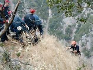 Φωτογραφία για Επιχείρηση διάσωσης Γερμανίδας τουρίστριας από φαράγγι στον Πλατανιά Ρεθύμνου