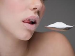 Φωτογραφία για 5 ακόμη χρήσεις της ζάχαρης για να κάνετε τη ζωή σας πιο εύκολη και πιο “γλυκιά”