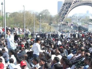 Φωτογραφία για Κλείνουν οι γαλλικές πρεσβείες σε 20 χώρες