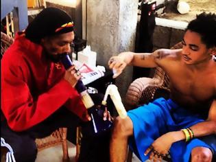 Φωτογραφία για O Snoop Dogg και ο 18χρονος γιος του καπνίζουν μαζί μαριχουάνα! Φωτογραφίες