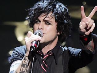 Φωτογραφία για Σε κλινική αποτοξίνωσης σκοπεύει να μπει ο τραγουδιστής του ροκ συγκροτήματος Green Day