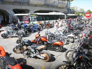 Φωτογραφία για Παρουσία του Δημάρχου Αμαρουσίου Γ. Πατούλη, 2.500 θεατές έδωσαν το παρών στα καλλιστεία μοτοσικλέτας Harley Davidson