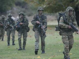 Φωτογραφία για Οι στιγμές του στρατιώτη. Ένα κείμενο που ο Παναγιωτόπουλος πρέπει να μεταφράσει στον Τόμσεν