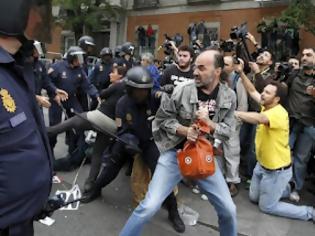 Φωτογραφία για Μανιφέστο 25S : Καταλαμβάνουμε το Κοινοβούλιο - Οι Ισπανοί επαναστατούν [photos+live]