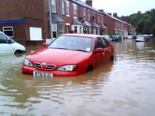 Φωτογραφία για Μεγάλες πλημμύρες στη Βρετανία - Εκατοντάδες άνθρωποι εγκατέλειψαν τα σπίτια τους!!!