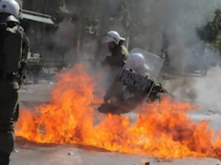 Φωτογραφία για Είκοσι συλλήψεις από 100 προσαγωγές έγιναν κατά τη διάρκεια των επεισοδίων, στο κέντρο της Αθήνας