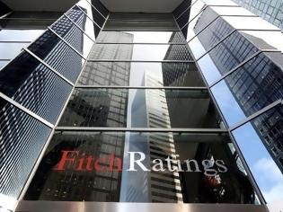 Φωτογραφία για Fitch: Δεν έχει διασφαλιστεί η βιωσιμότητα του Ελληνικού χρέους