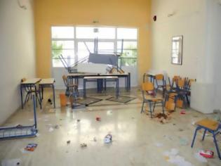 Φωτογραφία για Επτά συλλήψεις για τους βανδαλισμούς σε σχολεία της Λάρισας