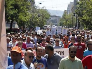 Φωτογραφία για Το πακέτο των μέτρων-Αύξηση φόρου καταθέσεων από 10% σε 15%