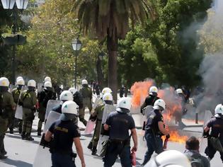 Φωτογραφία για Ανακοίνωση κατά της ΕΛ.ΑΣ. από τον ΣΥΡΙΖΑ για τη δημοσίευση φωτογραφιών συλληφθέντων στα επεισόδια της Τετάρτης.