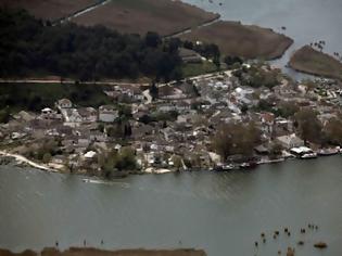 Φωτογραφία για Βουτιά θανάτου στη λίμνη των Ιωαννίνων - Αυτοκτόνησε πατέρας τριών παιδιών