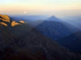 Φωτογραφία για Δείτε απίστευτη οφθαλμαπάτη με βουνό - φάντασμα