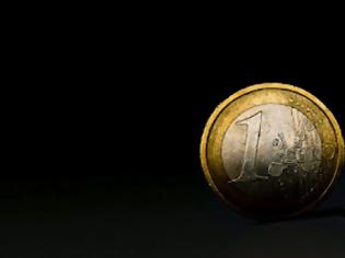 Φωτογραφία για Το ευρώ καταρρέει και η Ελλάδα ακολουθεί...