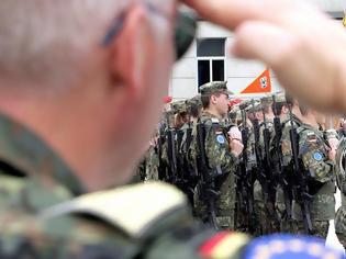 Φωτογραφία για Ο γερμανικός στρατός φεύγει, η κρίση μένει