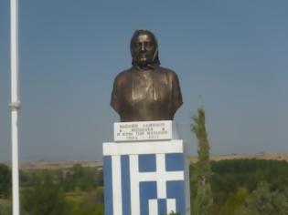 Φωτογραφία για Πραγματοποιήθηκαν τα αποκαλυπτήρια της προτομής της Κυράς των Μαρασίων ένα χρόνο μετά το θάνατό της. Επίτιμος δημότης Ορεστιάδας ο Φρ. Φραγκούλης