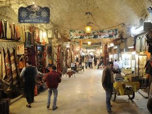 Φωτογραφία για Στάχτη έγινε η μεγαλύτερη σκεπαστή αγορά του κόσμου